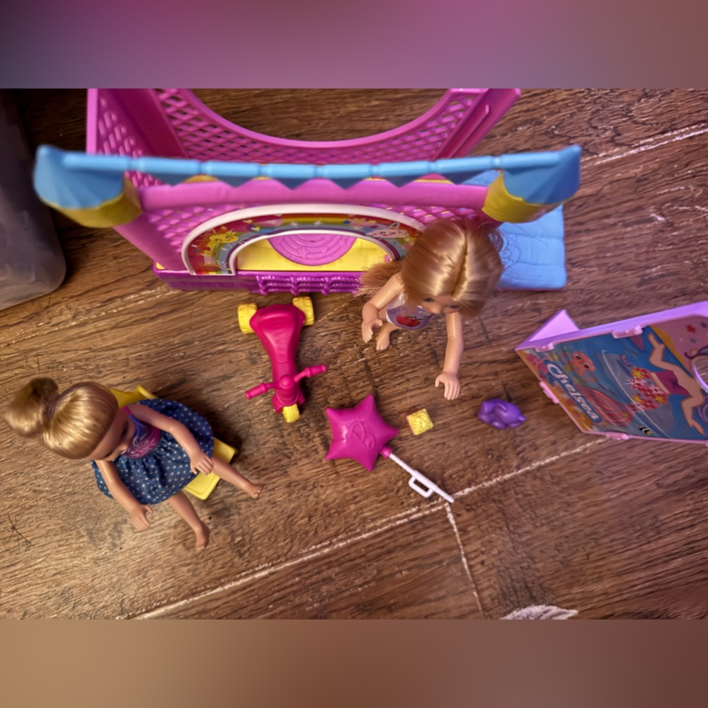 Barbie Kelly & Chelsea bounce house playground skippers babysitting - Picture 2 of 8